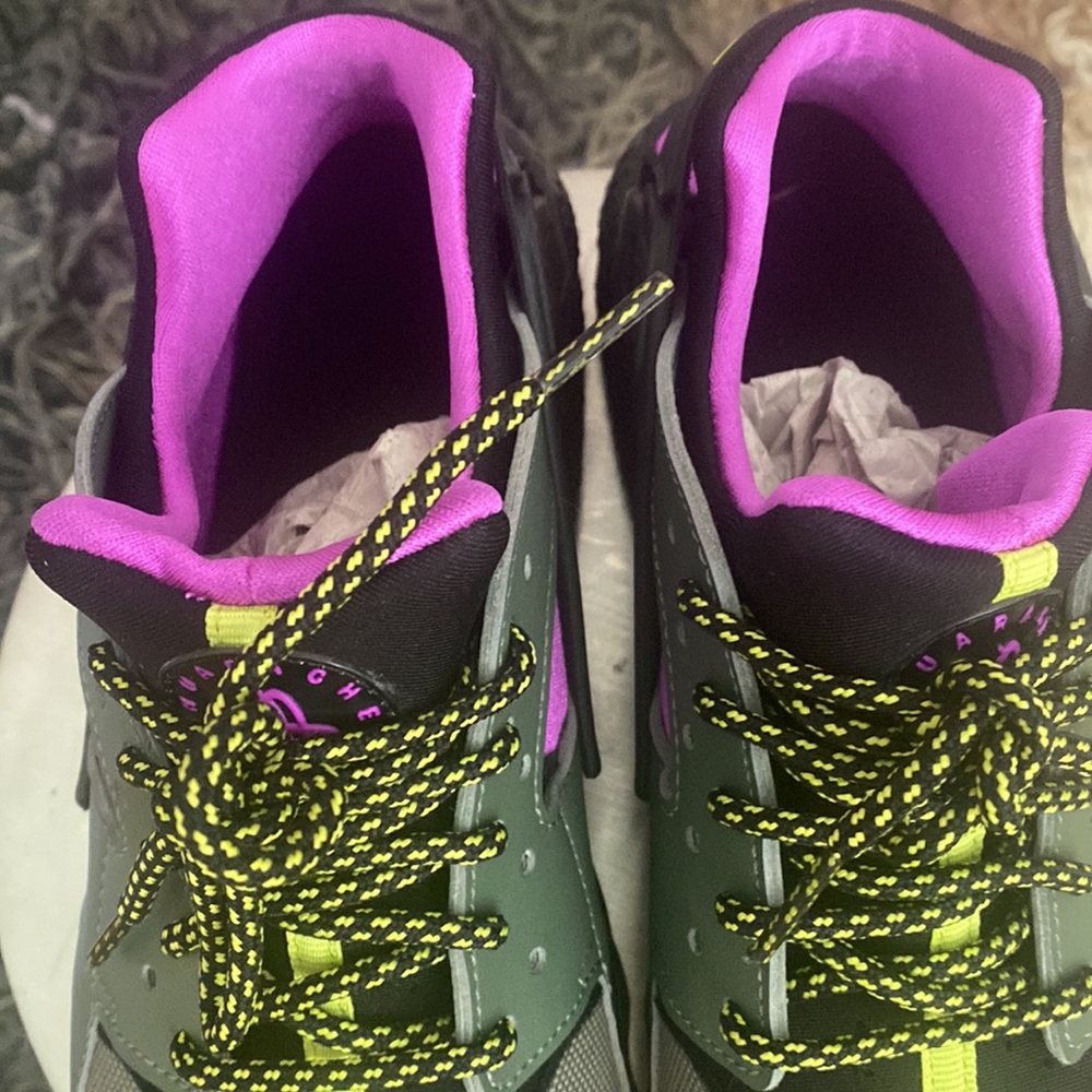 NIKE AIR HUARACHE RUNS SU RIVER BRIGHT CACTUS BLACK GRAY PURPLE SNEAKERS - Picture 3 of 12
